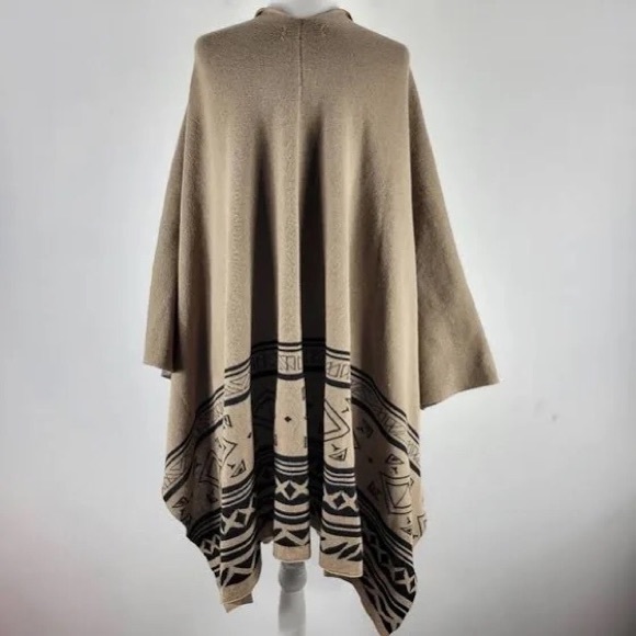 ActiveUSA tan and black Aztec cardigan S/M size women’s - Picture 1 of 3